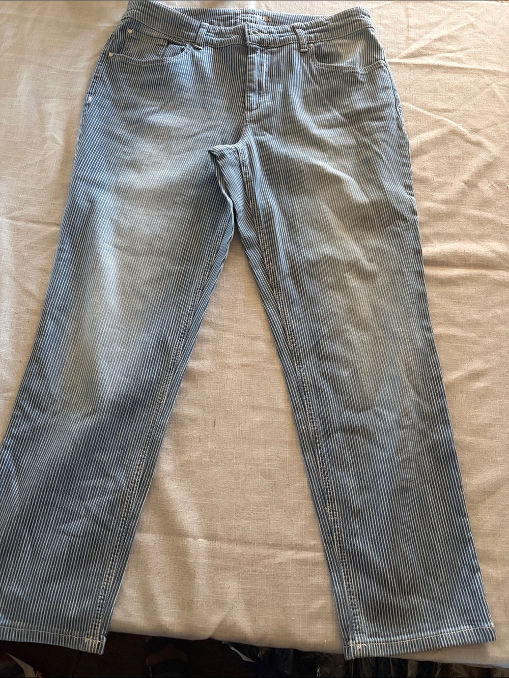 0055-Chico's Blue White Pinstripe Cropped Jeans